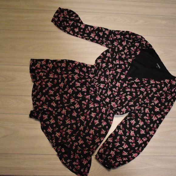 Floral Black and Pink Romper Express Sz S - Picture 5 of 5